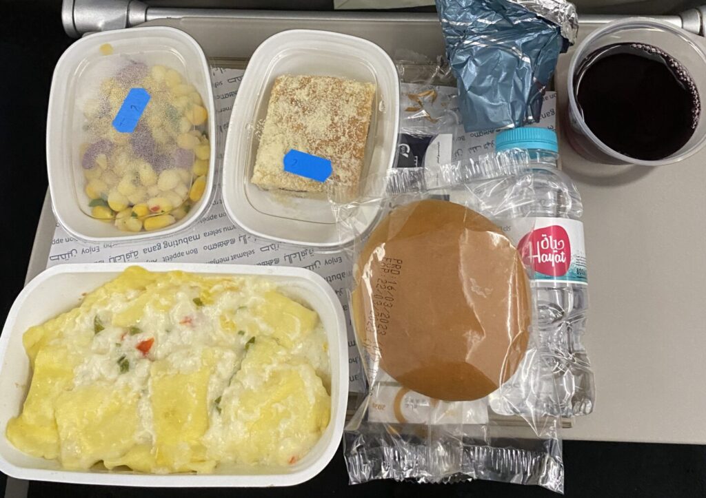 saudia airlines jídlo