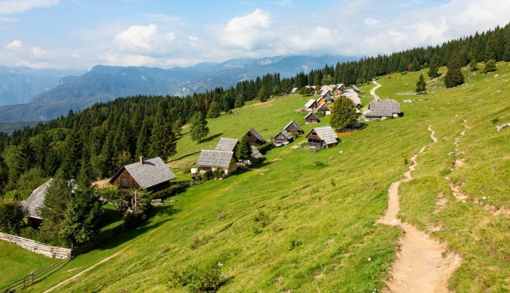 bohinjské jezero planina zajamniky