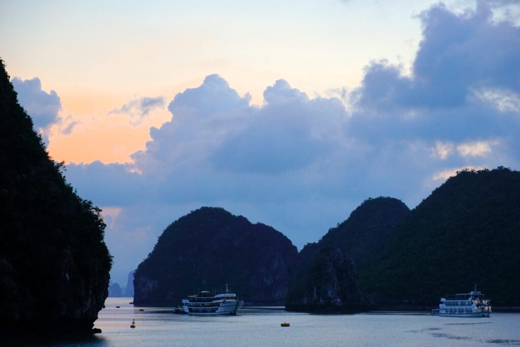 ha long bay vietnam zátoka halong