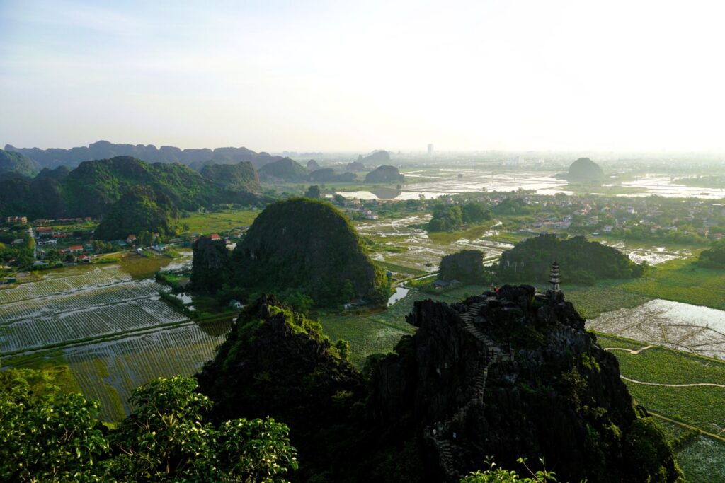 ninh binh lying dragon mountain hang mua
