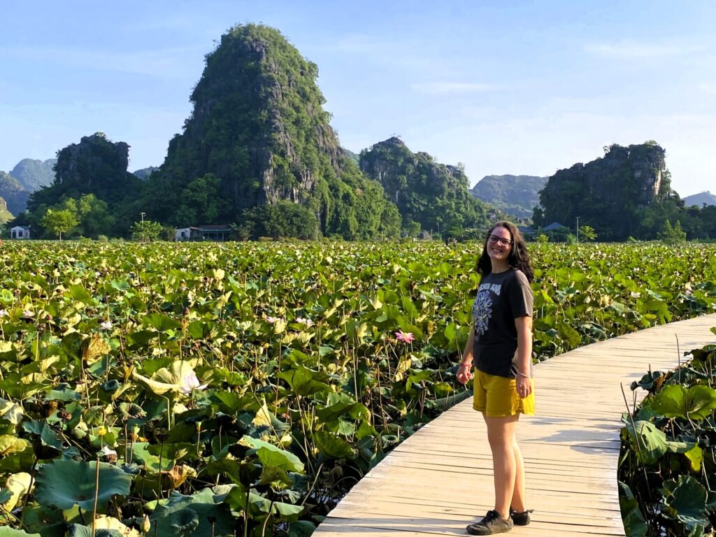 ninh binh lying dragon mountain hang mua