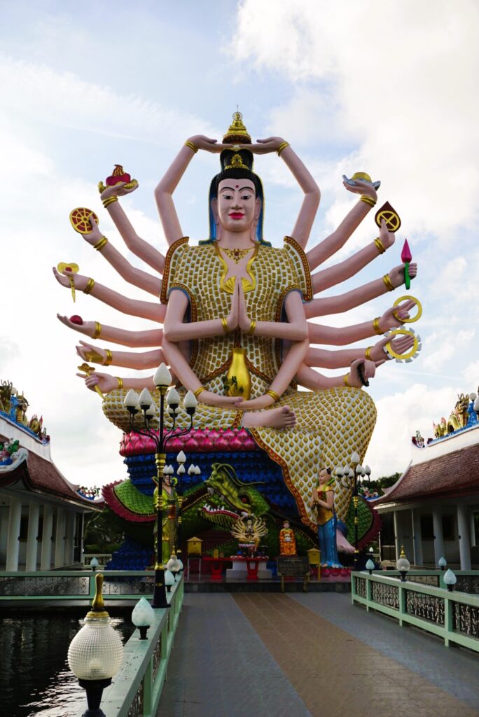 koh samui co vidět wat plai laem