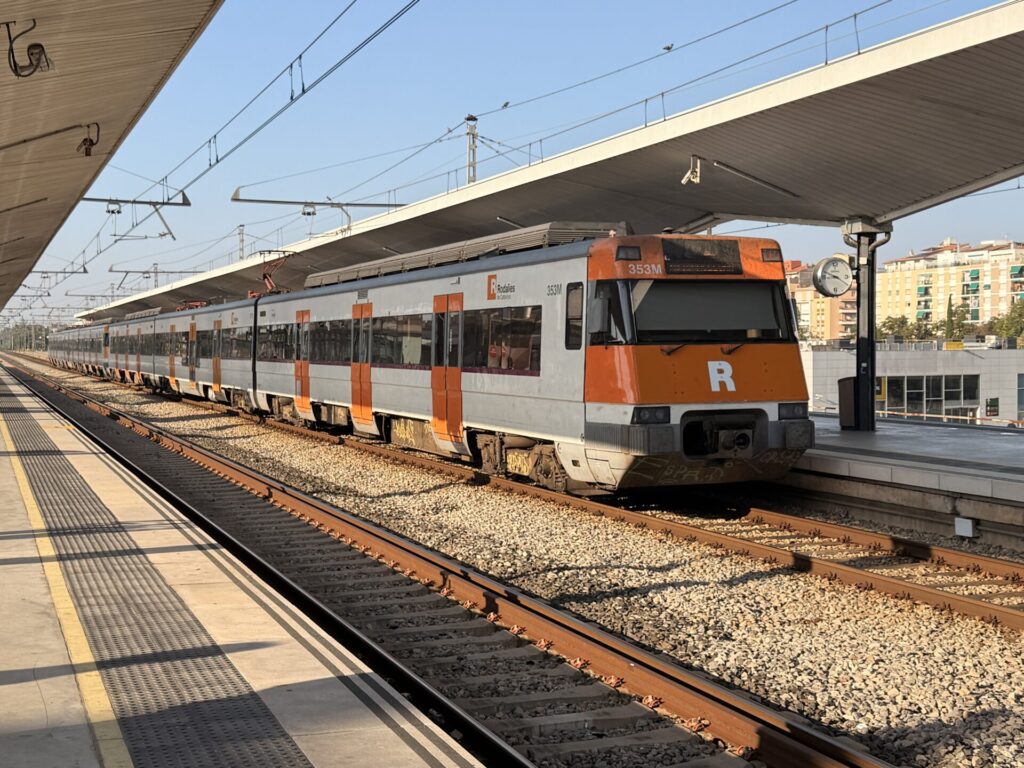 Girona co vidět doprava z barcelony